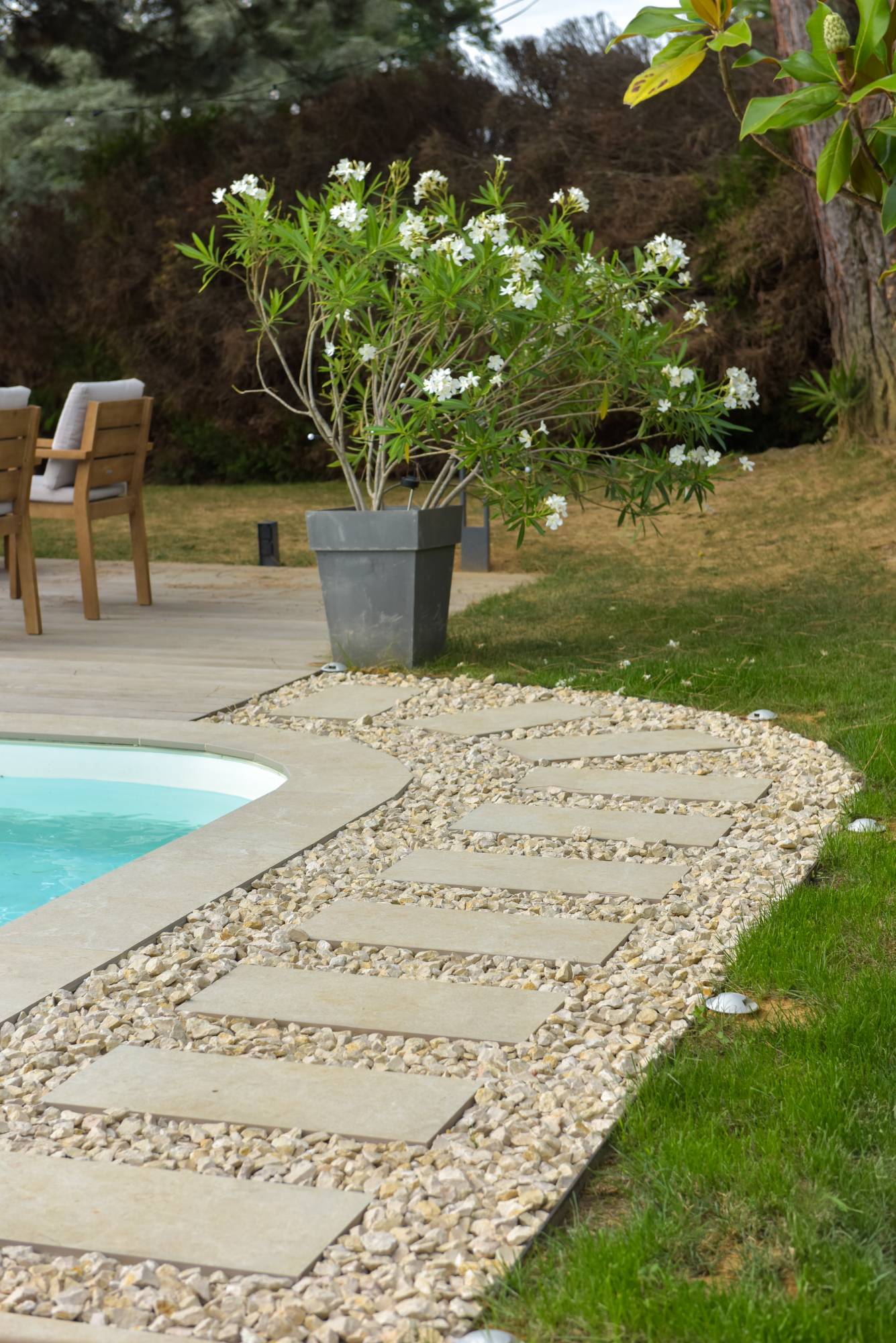 voie-acces-pave-pierre-beton-desactive-EBOL2025-26
